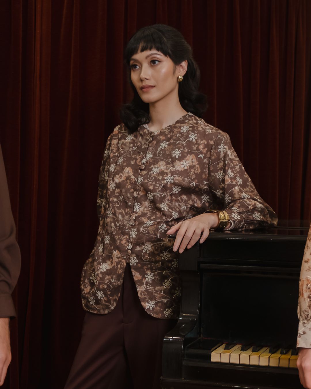 Calm Embroidery Blouse