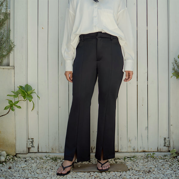 Crepe Seam Slit Flare Pant