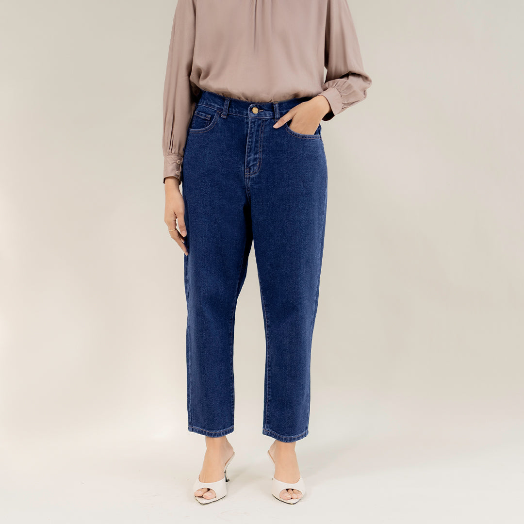 Straight Leg Jeans (Minor Reject)