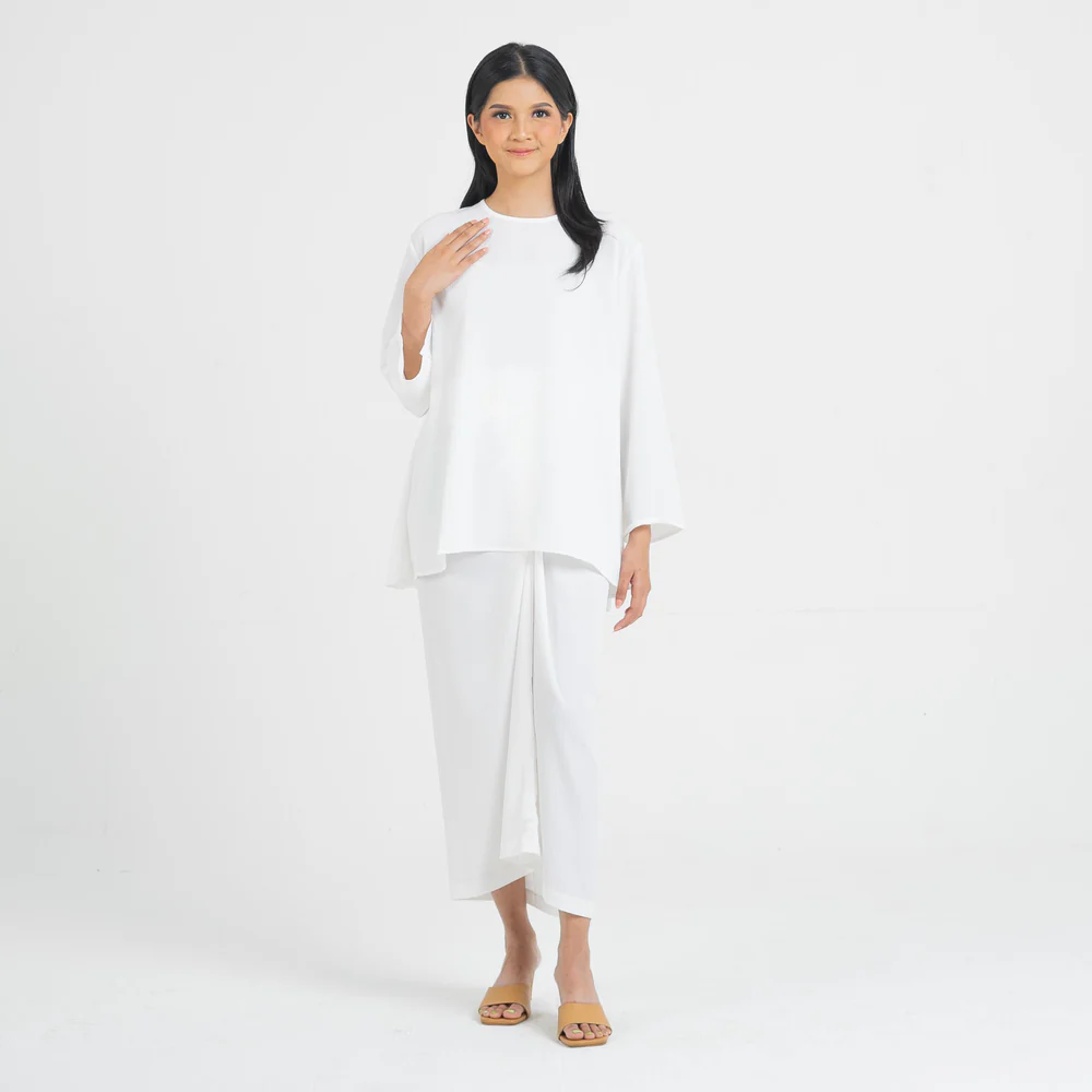 Selesa Set dan Beskap Koko Shirt