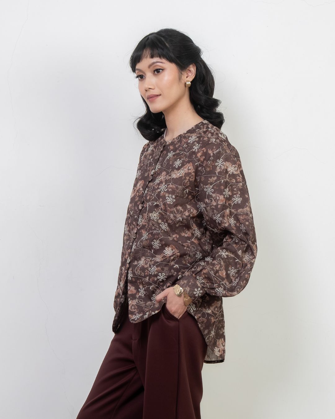 Calm Embroidery Blouse