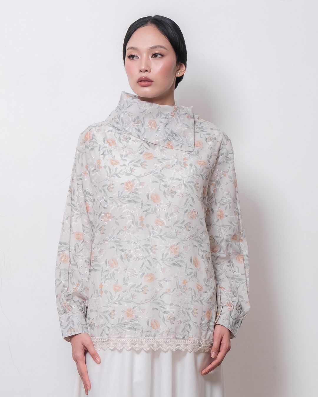 Serena Embroidery Blouse