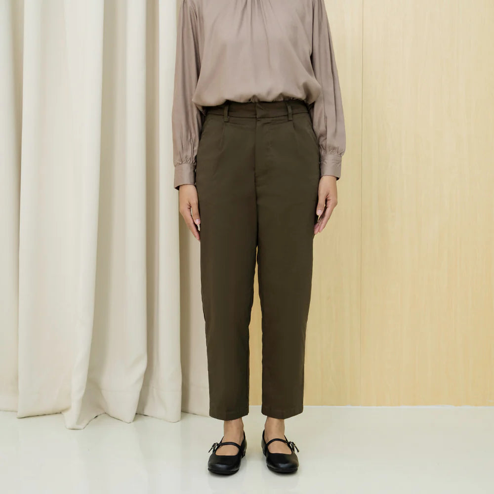 Classic Chino Pants