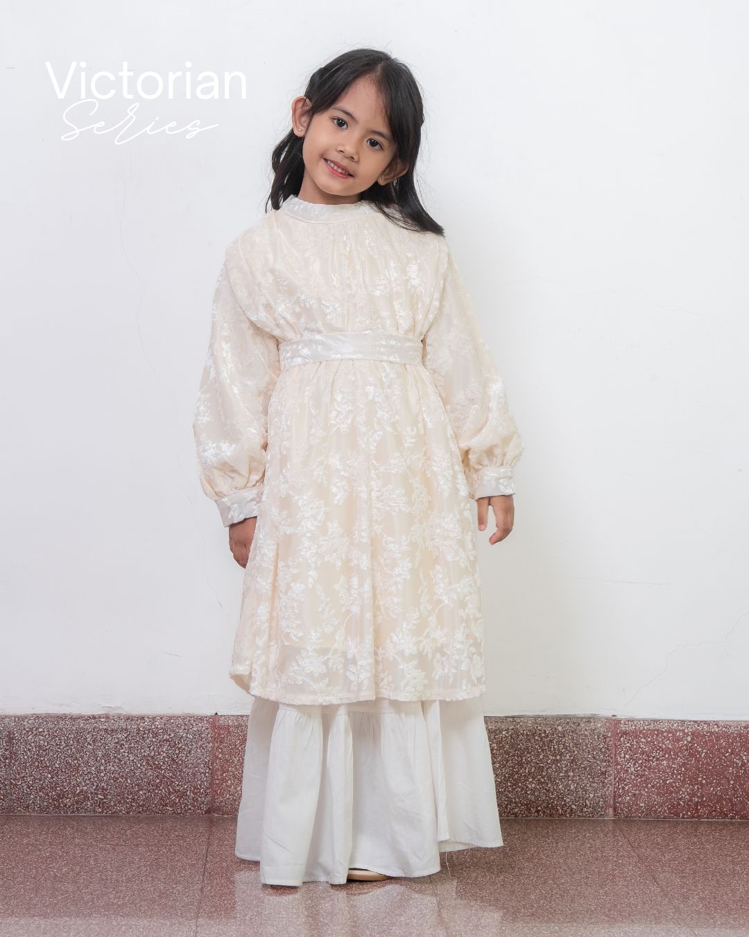 Victorian Family Set - PORCELAINE