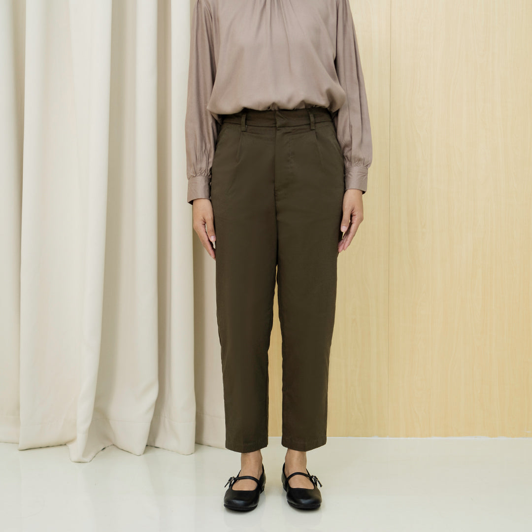 Classic Chino Pants (Minor Reject)