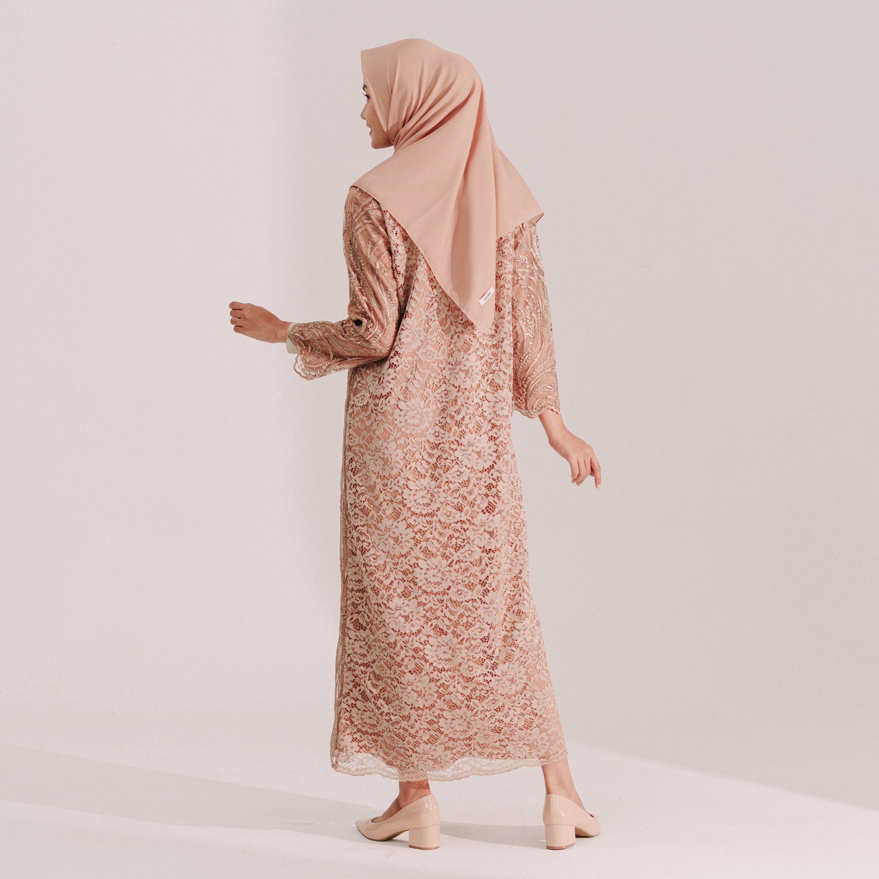 Lace Dress Caramel